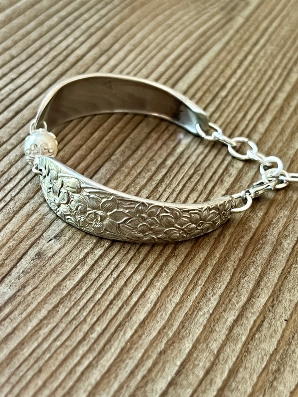 VINTAGE Narcissus 1935 Silverware Spoon Bracelet with Pearl Center – Adjustable - Picture 4 of 5